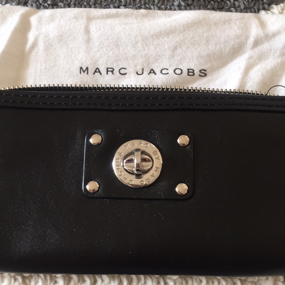 🚫SOLD🚫 (NEW) Marc Jacobs Leather Zip Wallet - Picture 6 of 8